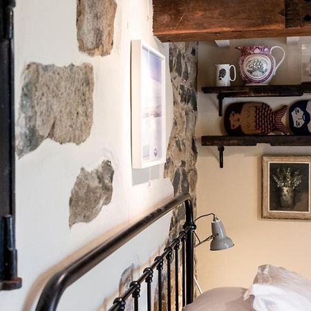 Bwthyn Capten - A Charming Cottage For Up To 6 Newport  Exterior foto
