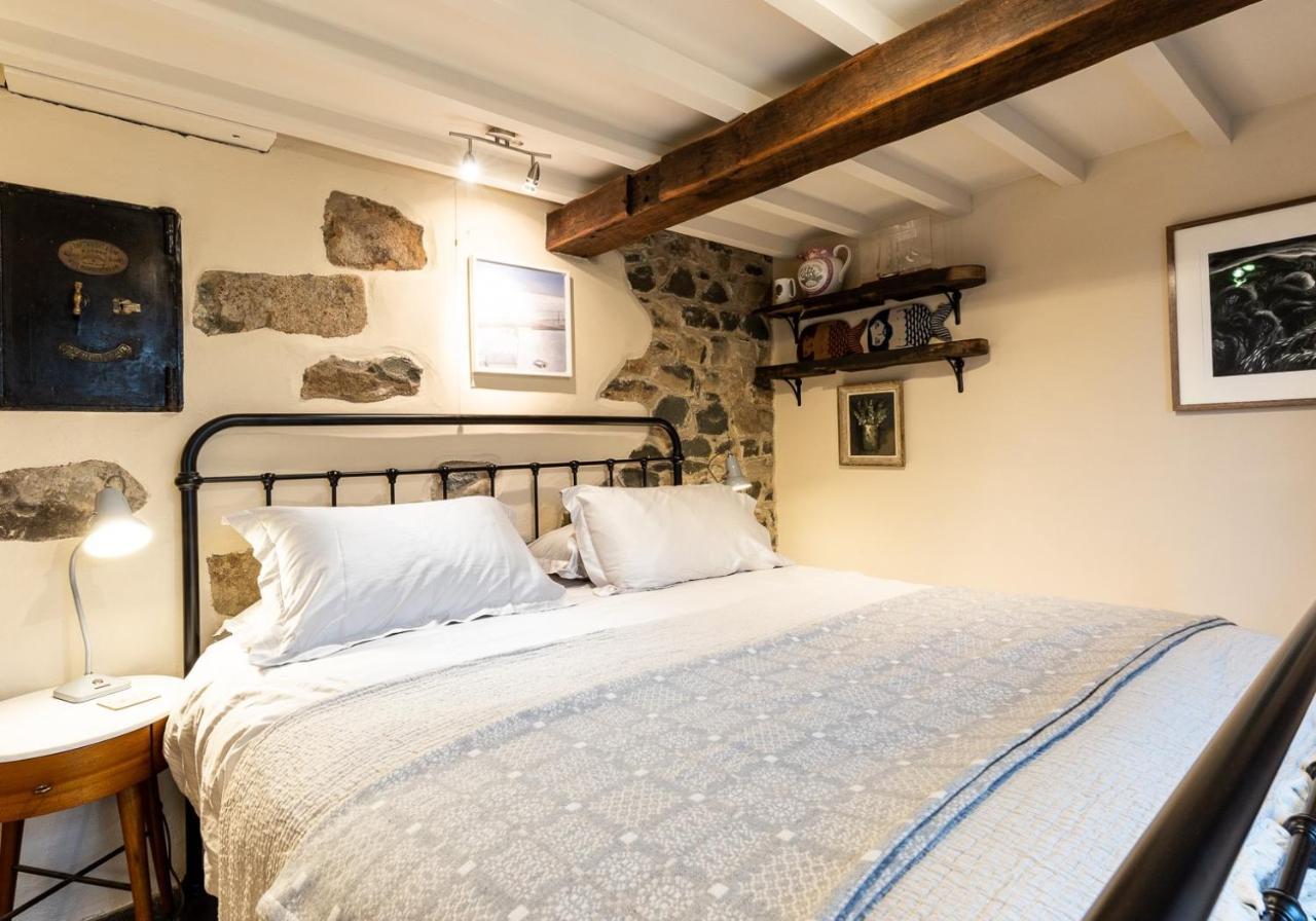 Bwthyn Capten - A Charming Cottage For Up To 6 Newport  Exterior foto