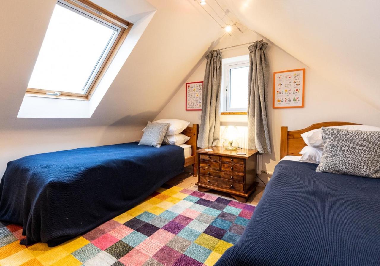 Bwthyn Capten - A Charming Cottage For Up To 6 Newport  Exterior foto